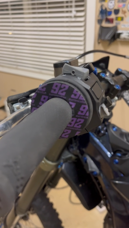 Customizable grip donuts