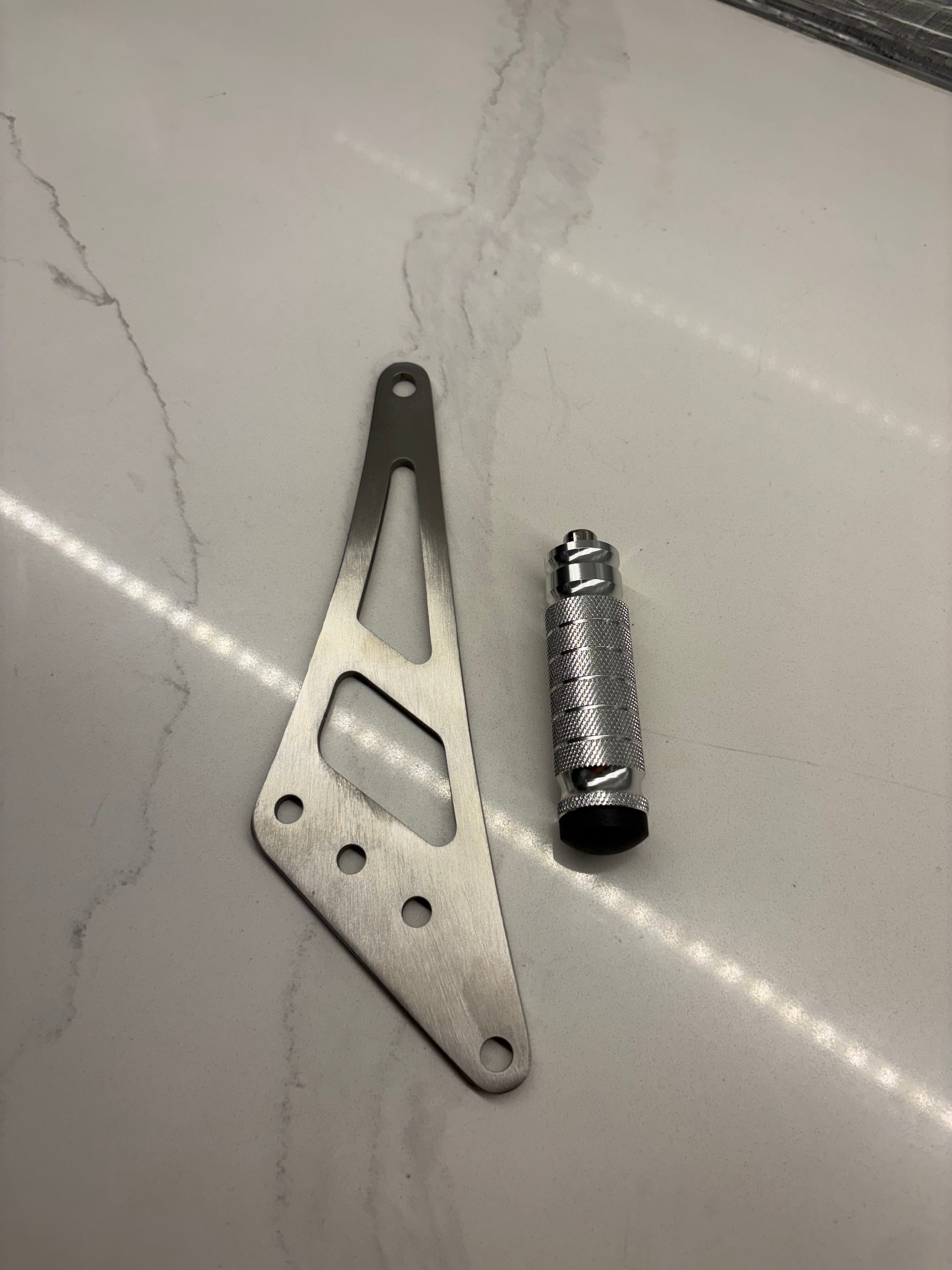 Surron Ultra Bee Shiftlock and Bracket